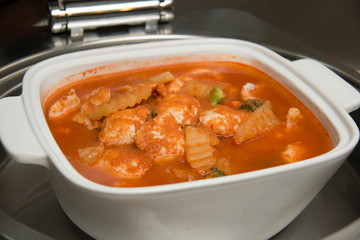 Hot and sour curry with tamarind sauce