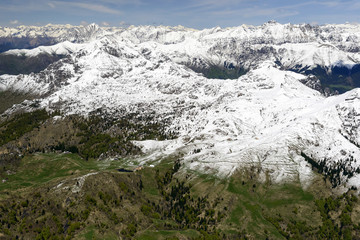 Artavaggio upland with springtime snow, Orobie, Italy