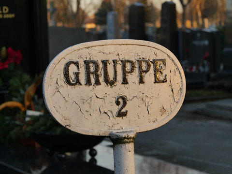 Gruppe 2 - Friedhof