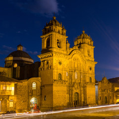 Fototapeta na wymiar Cathedral at Plaza de las Armas at night