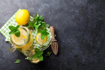Lemonade with lemon, mint and ice