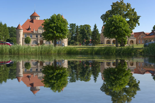 Schloss Stolpe mit Spiegelung