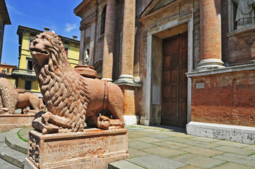 Reggio Emilia, i leoni della chiesa di San Prospero