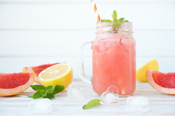 Freshly squeezed grapefruit juice

