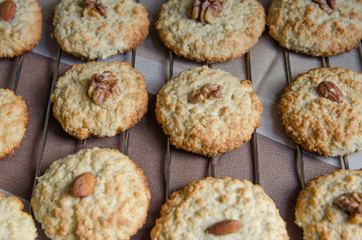 Cookies with oat flakes.