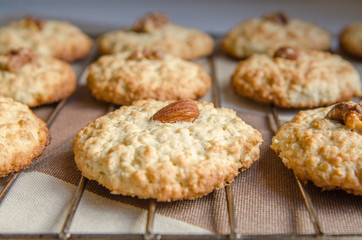Cookies with oat flakes.