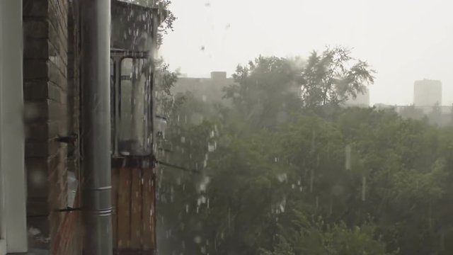 SLOW MOTION: Strong rain in the summer