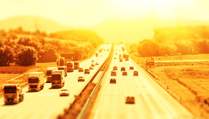 Sommer auf der A 8 bei Kirchheim u. Teck - Tilt -Schift Effekt