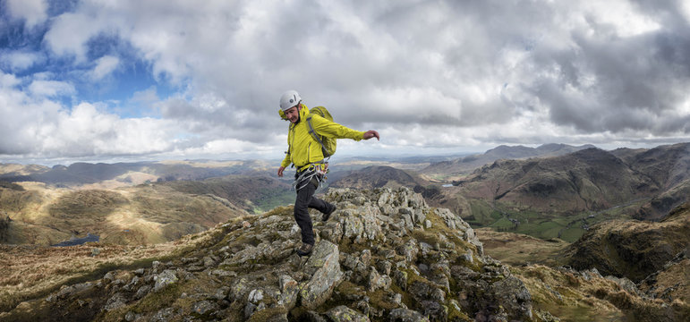 England, Cumbria, Lake District, Langdale, Harrison Stickle, climber