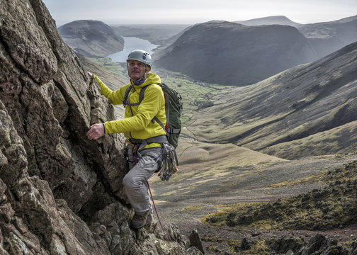 England, Cumbria, Lake District, Wasdale Valley, Napes Needle, climber