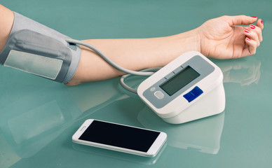 Measuring blood pressure at home