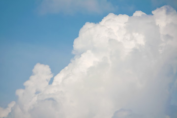 Obraz na płótnie Canvas Defocused and blurred cloudscape