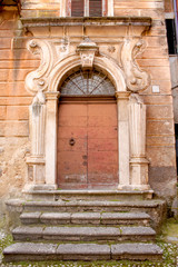 Fototapeta na wymiar Old Baroque door in Arpino