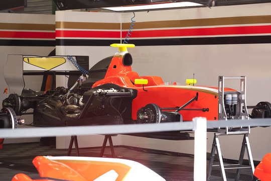 Racing car Formula 1 maintenance