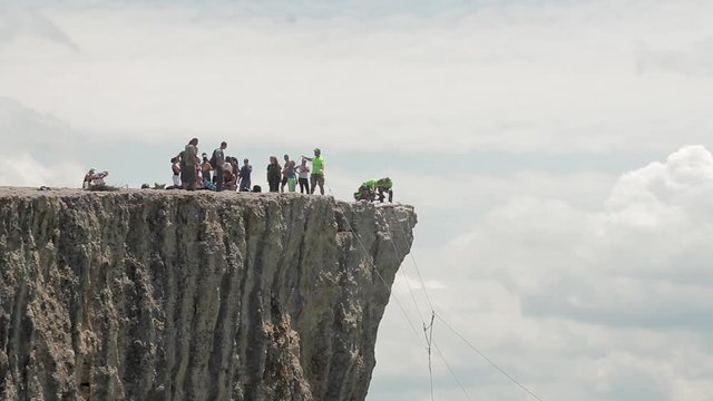 lifting equipment for hops, jumping off a cliff, rope jumping