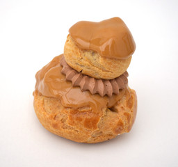 religieuse au café
