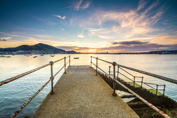 Fototapeta na wymiar sunset at bilbao dock