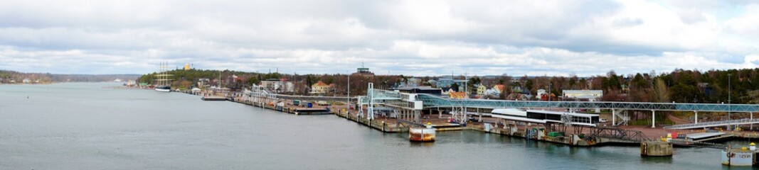 Obraz premium Seaport on island