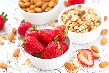 Fresh strawberry and oat granola