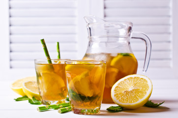 Cold tea with ice