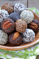 Healthy Paleo Raw Energy Balls