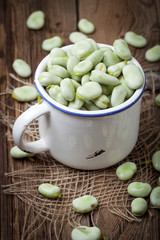 Fresh broad beans