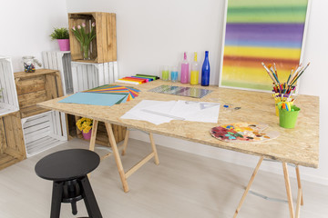 White room for arts and crafts