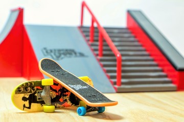 finger skateboard with ramps