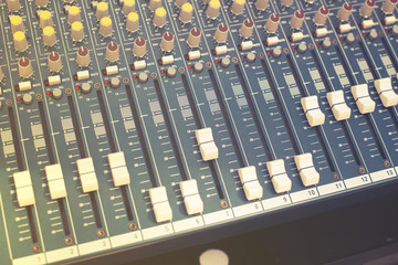 Professional amplifier for sound equipment, vintage effect