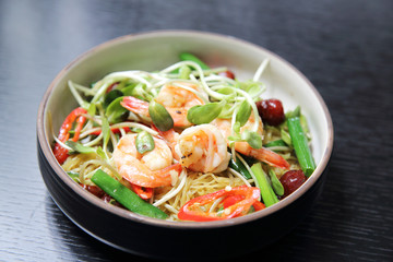 Chinese food shrimp and green vegetable with noodles