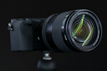 Mirrorless Fast-focusing and 4K-shooting Digital Camera with 24-240mm Travel Lens