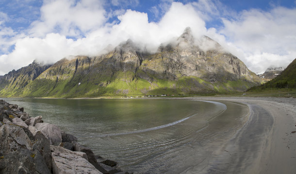 Strand bei Ersfjord, Norwegen