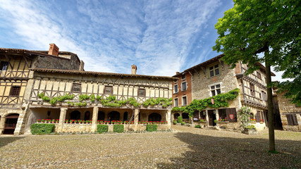 Place de Pérouges (01)