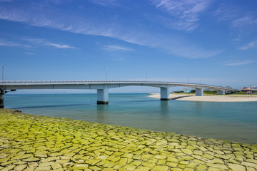 Fototapeta na wymiar 新長浜大橋と肱川河口周辺（愛媛県大洲市）