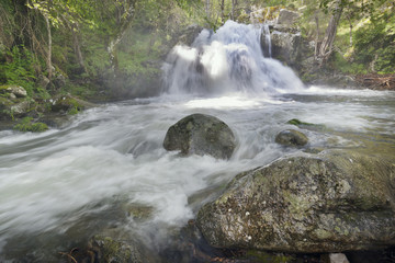 Cascada en el rio Iruelas. Avila