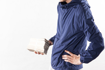 札束を持つ男性・白バック © hanack