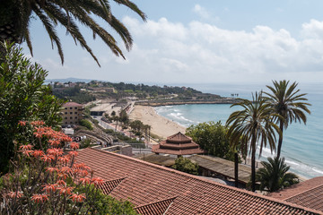 Fototapeta na wymiar Blick über die Küste von Tarragona mit Amphitheater - Costa Daurada