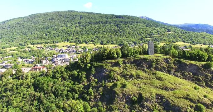 Aerial 4k - Teglio - Valtellina (IT) - Vista aerea della Torre