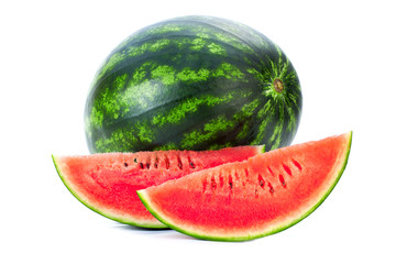 Reife und Saftige Wassermelone auf weissem Hintergrund