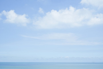 Fototapeta na wymiar Beautiful sea with blue sky on sunny day