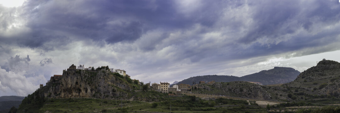 Xodos (Castell&oacute;n, Espa&ntilde;a). (Panor&aacute;mica proporci&oacute;n 3x1).