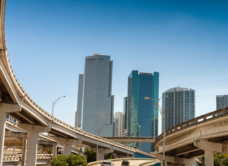 Obraz na płótnie Canvas Miami interstate and city skyline