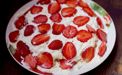 Dessert with mascarpone and strawberries