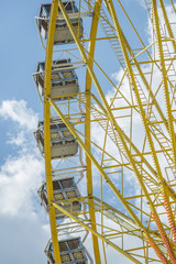 Nahaufnahme eines Riesenrad auf der Dult in Regensburg