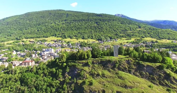Aerial 4k - Teglio - Valtellina (IT) - Vista aerea della Torre