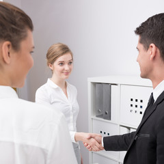 Obraz premium Business people shaking hands