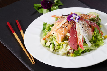 mi salad with tuna and salmon