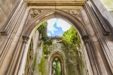 Fotobehang Rudnes St. Dunstan-in-the-East, a church was largely destroyed in the Second World War and the ruins are now a public garden in London