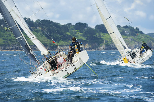 group yacht at race