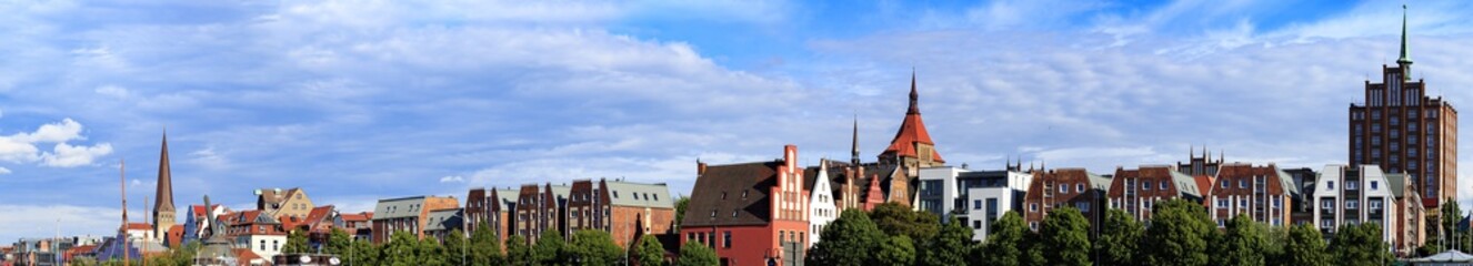 Rostock vom Hafen her gesehen